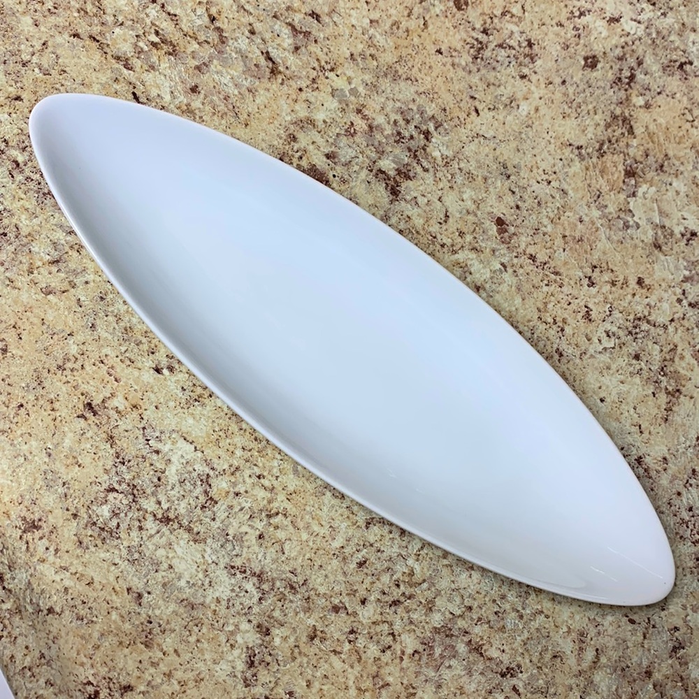 Oblong serving dish